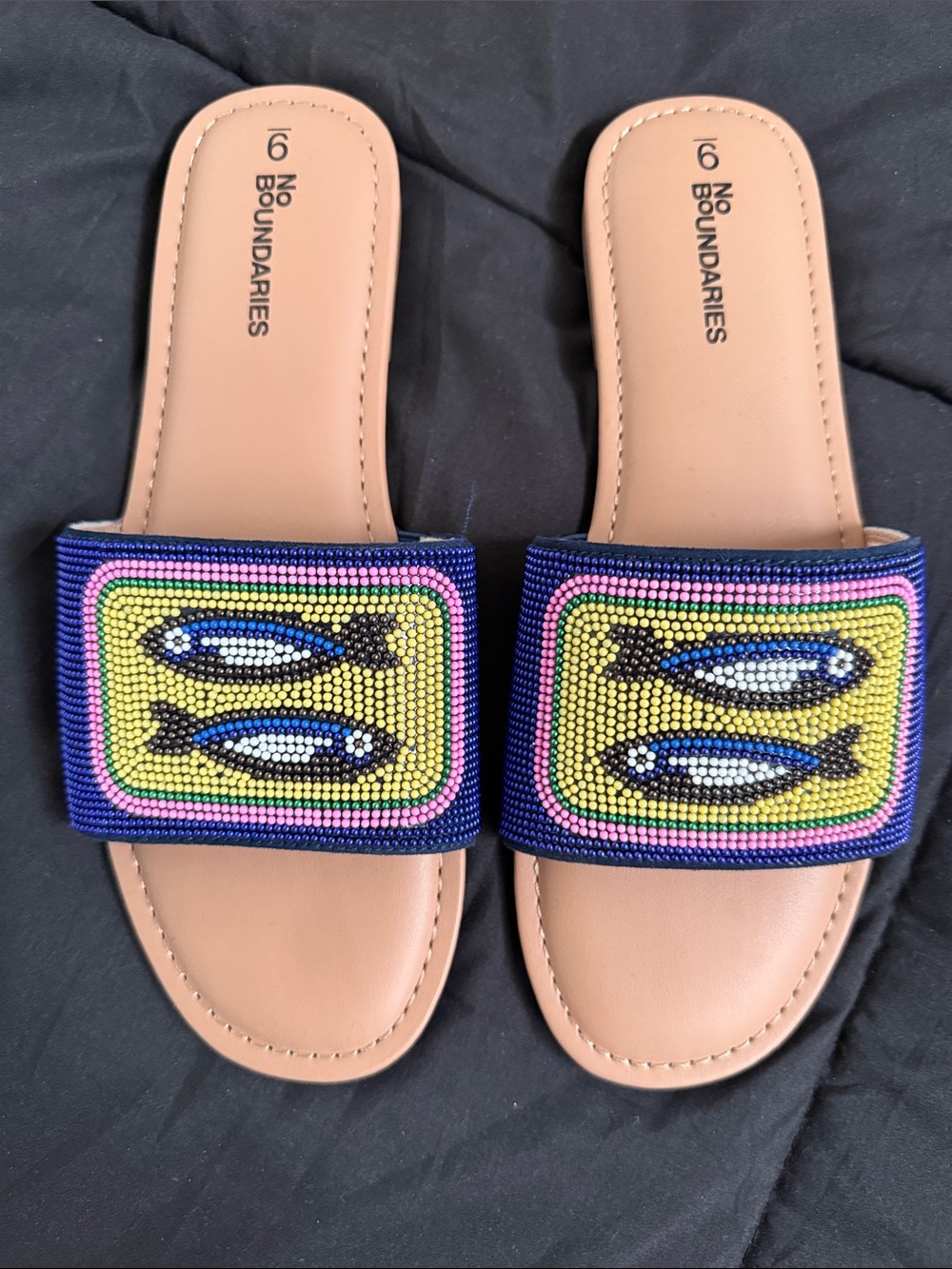 No Boundaries Beaded Fish Slide Sandals NWOT size 9